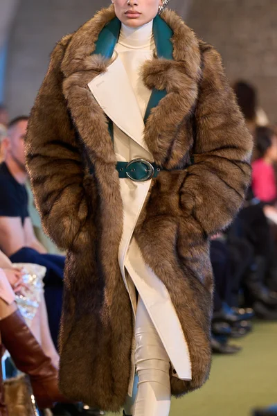 Look 44